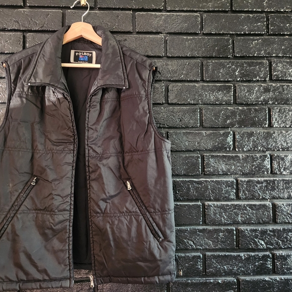 Black Vest - Italy - Picture 1 of 3